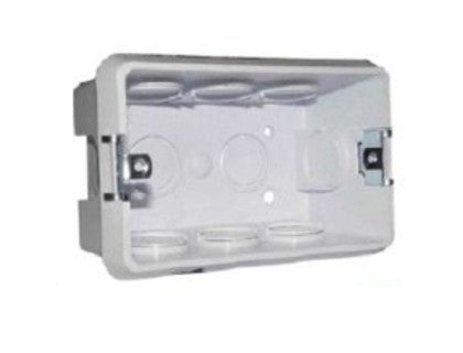CAJA RECTANGULAR PVC.OREJA METALICA ECONOMICA 10E