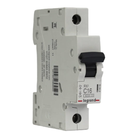 INTERRUPTOR TERMOMAGNETICO 1X16A + NEUTRO C6  06KA 419851